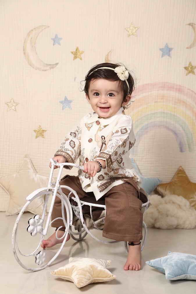 Suvij Kids Photography — Themed Session